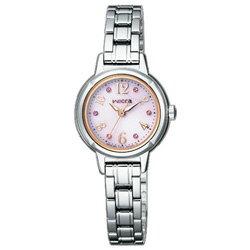 ■文字板は、小さいながらも視認性は抜群。■長く愛用できるシンプルでベーシックデザインをベースに、文字板の中央にふわふわとしたレース風のパターンを施し、奇数インデックスにスワロフスキーを配すことで、女の子らしいデザインに仕上げています。■シルバーモデル（KH9-914-15）は、クリアのスワロフスキーを採用することで、さわやかなデザインに。ピンクモデル（KH9-914-93）は、2色のピンク色のスワロフスキーを使用して可愛らしいデザインに仕上げました。表示方式アナログケースステンレスガラスクリスタルガラスバンド素材ステンレス精度平均月差±15秒着けてるだけでウキウキする、スワロフスキー入りモデル。