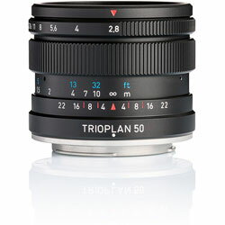 ボケを備えたオールラウンダーゼロから再設計され、新しく生まれ変わったTrioplan50mm F2.8。Trioplan100mm F2.8をベースにした新しい機械設計により、コンパクトで幅広い用途に対応し、光学設計を最適化することにより、絞り開放でも高い光学性能を発揮します。もちろんTrioplan50mm F2.8は有名なシャボン玉ボケも描き、短い距離では画像のボケ味に軽い渦巻きが作成されます。現在のすべてのMeyerレンズと同様にTrioplan50mm F2.8もフルフォーマット用に設計されています。新しい装いの歴史的モデル高品質の素材と最新の製造技術を使用して、Trioplan50mmの100年以上の歴史は現代の型におさめられました。もちろん、Trioplan50mmの特性が考慮され、生かされそれに応じて実装されました。Trioplan50mm F2.8は、それぞれのユーザーに個別の作品をもたらすとともに、50mmの焦点距離の多様な可能性を提供します。Trioplanのユニークなスタイル逆光の状況で最も強く作成される有名なシャボン玉ボケに加えて、Trioplan50mm F2.8は近距離で軽い渦を描きます。汎用性の高い焦点距離50mm、いわゆる「標準レンズ」によるTrioplanボケは、ストリートボルタ―ジュ、ポートレート、自然写真など多くの撮影に適しています。50mmの焦点距離は自然に見える視野角のため、一部の写真に何か欠けているように感じます。それこそが、素晴らしいボケ味のあるTrioplanが貢献できることです。＊ご注意：ライカマウント用には距離計連動の金具がついていないため、レンジファインダーの距離計と連動しません。ライブビューでピントを確認する必要があります。このため、ライブビューが必要になります。厳選された素材、革新的な製品開発、最新のテクノロジーにより、高品質のレンズをお届けします。