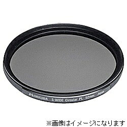 円偏光タイプですのでハーフミラーを使用しているカメラ及びオートフォーカス機構のカメラに対応します。窓ガラスや水面の映り込みを取り除き、空の青みや建物の色彩コントラストを高める効果があります。晴天の風景を順光で撮影すると一層鮮やかな色彩で表現できます。前枠にネジがありますのでフード、キャップを装着できます。フィルター径62mm形状ねじ込み式仕様1【効果】色彩コントラストのアップと表面反射の除去。広角レンズ対応の薄枠タイプでフィルターやフードが取り付けられる偏光フィルター！