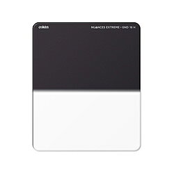 従来のGND(ソフト)と比べ、グラデーション幅が短いハーフNDフィルターです。空と地上部分がまっすぐな地平線ではっきりと分かれている風景写真において空の露出を調整するのに適しています。ハーフNDフィルターは半分がND（グレー）で半分が透明のフィルターです。人間の眼は明るい部分から暗い部分まで広い範囲を認識できますが、カメラの再現範囲はせまいため、空の部分が白トビしたり、地上部分が黒ツブレを起こしてしまうことがあります。そんな時に画面の明るい部分にND部をかけることで、明暗差を整えます。明部も暗部も両方活かすことができるのがハーフNDです。GND4は2絞り分、GND8は3絞り分、GND16は4絞り分減光します。【特長】■強化ガラスで割れにくいガラス製のフィルターは光学性能に優れる一方、落下等で割れるという問題点がありました。「ニュアンス・エクストリーム」は強化ガラスを採用し、誤って床に落としてしまっても簡単には割れないほどの高い耐久性を実現。従来のニュアンスフィルターと同等の優れた光学品質の強化ガラス製です。■色かぶりしにくいニュートラル性が高く、色かぶりの無い忠実な色再現が可能です。色かぶりしにくいので、複数のフィルターを重ねて使用することができます。■墨塗り処理フィルターの側面に墨塗り処理を施すことで、内面反射を減少させ、フレアーやゴーストの発生を防いでいます。■撥水・撥油水滴や汚れが付きにくく、指紋の汚れ等がついても簡単に拭き取ることができます。■快適な使用感四隅が丸みを帯びたエッジデザインでフィルターホルダーにスムーズに差し込むことができます。フィルター径84×100mm形状角型グラデーション幅が短いハーフNDフィルター