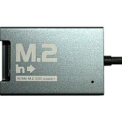 PCIe規格NVMe接続M.2 SSD専用のUSB変換アダプタです。使い方は簡単。NVMeのM.2SSDを本製品に挿しこみ、USBで接続するだけ。USB3.2 Gen2に対応したPCなら、最大実行転送速度1000MB/s以上でご利用いただけます。■NVMe M.2 SSDを挿しこむだけでUSB接続！PCIe規格NVMe接続のM.2 SSD専用。USB3.2 Gen2に対応したPCなら、最大実行転送速度1000MB/s以上でご利用いただけます。（※1）※1：Crystal Disk Mark測定値。PCIe3規格で容量1TBのM.2 SSDを利用し、タイムリー社で2024年1月に測定。■コンパクトで頑強アルミ製筐体を採用しており、頑強で冷却性能にも優れます。重さは約56g、USBケーブル約56cmが直付けなので、設置、収納、移動が容易です。■Playstation(R)5対応（※2）Playstation(R)5にて「拡張ストレージ」での動作確認済み。※2：タイムリー社で2024年1月に測定。対応ドライブM.2対応対応端子NVMe対応台数1台本体サイズ幅39×奥行60×高さ13mm最大通信速度USB 10Gbps（USB3.2 Gen2）対応環境の場合USB10Gbps接続に対応。USB5Gbps（USB3.2 Gen1、USB3.0）接続、USB2.0接続に対応。本体重量約56g付属品内容物：本体クローン機能非対応RAID機能非対応接続インターフェース［接続方式］USB 10Gbps（USB3.2 Gen2）、USB 5Gbps（USB3.2 Gen1、USB3.0）、USB2.0［外部接続端子］USB Type-C外部供給電源［電源］付属USBケーブル経由（USBバスパワー） : 5V / 0.8A～以上を推奨。　※USB2.0（5V / 0.5A）環境では、高消費電力のM.2 SSDはご利用いただけない場合が有ります。対応OSWindows11 / 10 / 8.1 / 7（各64/32bit版）　macOS、MacOS X（10.2.6以降）素材アルミニウム、樹脂ケーブル長約56cm仕様1［対応ドライブ］NVMe (PCIe) 接続 M.2 SSD［対応ドライブ端子］M key、B&M key［対応機器］USB C（メス）端子を搭載した、パソコン、TV、レコーダー、ゲーム機（PS5 ）など。［対応環境］温度5～35°C、湿度20～80％（結露なきこと）PCIe規格NVMe接続M.2 SSD専用のUSB変換アダプタです。使い方は簡単。NVMeのM.2SSDを本製品に挿しこみ、USBで接続するだけ。USB3.2 Gen2に対応したPCなら、最大実行転送速度1000MB/s以上でご利用いただけます。