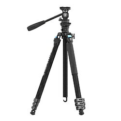 素材に3kカーボンファイバーを採用し強度を向上させた、最大管径25mmのフリップロック式4段三脚とビデオ雲台のセット。レベリングベース機能付き。脚部は16-25mm管径ながら、3kカーボンファイバーを採用するとこで強度を確保。小型にデザインされたミニフリップロックを採用することで、ロック解除時には片手で3つのレバーを一括して解除操作可能。レベリングベース機能を搭載レベリングベースがセットされていることで、傾斜地でもフレキシブルな水平調整を行うことが可能。ロックはフリップロック式で素早くロックも行えます。＜BR＜BR＞＞KV-5-JPビデオ雲台がセットダンパー式の小型ビデオ雲台KV-5-JPをセット。0.3kgと小型軽量ながら、実用的なビデオ雲台です。【脚部】L-224FL-JP素材：カーボンファイバー段数：4耐荷重(推奨積載重量)：15kg重量：1.13kg脚ロック方式：フリップロック全高(全て伸ばした高さ/エレベーター含む)：1450mm全高(全て伸ばした高さ)：1200mmエレベータースライド：250mm最低高(最も低くした高さ)：180mm縮長(折りたたんだ長さ)：460mmパイプ径：16-25mmレベリングベース部：高さ40mm/ベース径49mm、パンニング360°/チルト15°カラー：ブラック対応機種(カメラ種類)：一眼レフカメラ/ハンディビデオカメラ用ケース：有付属品：六角レンチ、保証書、キャリーバッグ、説明書、合格証【ビデオ雲台】KV-5-JP素材：アルミ合金耐荷重(最大積載重量)：5kg重量：0.3kg全高(高さ)：70mmベース部直径：40mmチルト：-80/+90°パンニング：360°水準器：あり付属クイックシュー：TY-55KSカラー：ブラック本体サイズ(H×W×D)535x85x85mm本体重量(kg)1.43kg伸長（全高）1520エレベータースライド幅250mm最低高250mm縮長530mm脚形・脚径（φmm）16-25mm段数4段最大荷重5kg材質カーボンファイバー脚の素材（主要材質）カーボン付属雲台タイプビデオ雲台クイックシュー(三脚)クイックシュー有水準器(三脚)水準器有エレベーター方式あり脚部ロック方式(三脚)レバーロック方式石突あり（ゴム製）付属品六角レンチ、保証書、キャリーバッグ、説明書、合格証素早く片手で一括してロック解除可能な、ミニフリップロックを採用したカーボン製4段三脚ビデオ雲台セット。傾斜対応にレベリングベースも付属（ビデオ雲台：KV-5）