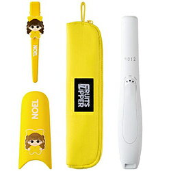はっぴーなわたし、360度カワイイ。フルーツジッパーコラボ限定セット。■スペックプロ級！どこでも360度カワイイヘアコンパクトなのに、スペックはプロクオリティ。前髪や顔まわりはもちろん、後ろ髪にも使えるから、いつでも理想のヘアスタイルに。■いつでも使える！コードレス仕様持ち運びに便利なコードレスタイプ！ポーチに入るサイズだから、どこでも使えてライブや遠征用にもぴったり。■ちゅるん感UP！クレイツイオン?加工アイロンプレートに独自のクレイツイオン?を加工。髪滑りが良く、潤い感を閉じ込めながら、ちゅるんとなめらかでツヤのある美しい質感に整えます。■旅行先でもスタイルキープ！海外使用OKUSBでの充電が可能で、充電用USBケーブル（Type-C）付属。AC100-240V対応のUSB-ACアダプター使用で、海外でもカワイイヘアをキープ！※USB-ACアダプターは付属していません。本体サイズ（高さ×幅×奥行）41×217×34mm本体重量215gプレート加工クレイツイオン(R)加工最高温度171～180℃温度調節機能3段階電源方式充電式（コードレス）付属品シリコンキャップ、ヘアクリップ、ポーチ、TypeCコード約1m、バッテリー収納袋はっぴーなわたし、360度カワイイ。FRUITS ZIPPERコラボ限定セット。