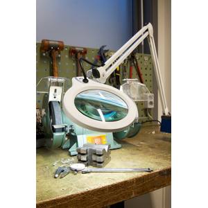 送料無料!!【オーツカ光学】オーツカ光学 LUXO LFM LED G2 3X LED照明拡大鏡【smtb-u】