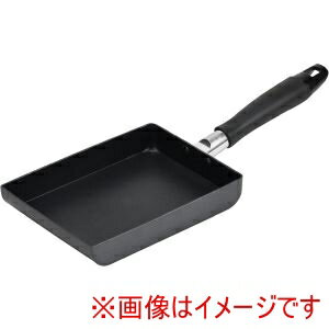 内面はふっ素加工で、こびりつきにくくなっています。さらに軽くて扱いやすいから調理が楽しくできます。仕様サイズ:(約)全長35.5×幅13.5×高さ3cm、寸法/13×18cm材質:本体/アルミニウム合金(内面ふっ素樹脂塗膜加工、外面焼付け塗装)、取っ手/フェノール樹脂(耐熱温度150度)ガス火専用生産国:中国製こちらの商品は、メーカーでの長期欠品や生産終了を理由に、ご注文をキャンセルさせて頂く場合がございますので、あらかじめご了承願います。