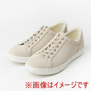 【フィット感◎ キレイ色スニーカー「母趾にやさしいスニーカー」】 ・母趾にやさしい機能性。 (1)オリジナルの靴型設計 母趾側にゆとりをもたせたオリジナルの靴型設計で足元をサポート。 (2)立体型サポート中敷 立体型のサポート中敷は足裏アーチへのフィット性を追求。 取り外しが可能で、ヨガマットにも使用されるクッション性と足なじみの良いT.P.E.素材を採用。 (3)やわらか設計 靴の内側にはスポンジ入りジャージ素材を採用。足あたりのやわらかさを追求。 ・ウイズ:3E相当 ・中敷のつま先裏側に消臭繊維MOFFを採用。素材:アッパー=人工皮革 アウターソール=合成底 インナーソール=取り外し式 片足重量=約185g ※サイズ23.0cmの場合 ヒール高=約3.0cm ウイズ(足囲)=3E相当こちらの商品は、メーカーでの長期欠品や生産終了を理由に、ご注文をキャンセルさせて頂く場合がございますので、あらかじめご了承願います。