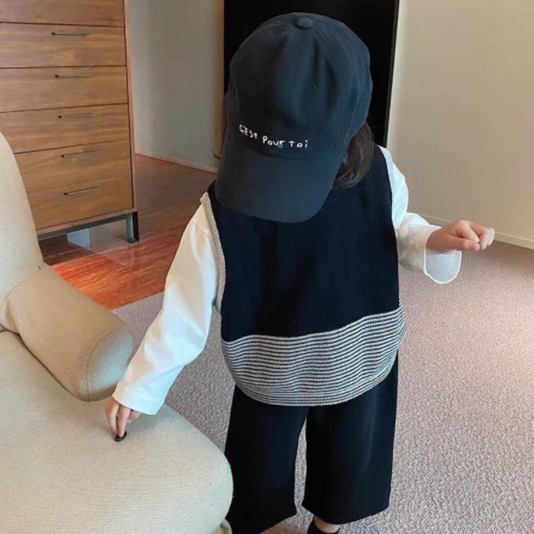 ベスト キッズ 子供服 ニットベスト クルーネック プルオーバー ボーダー柄 ベビー服 赤ちゃん 女の子 男の子 秋 冬 ニットトップス パイピング 可愛い おしゃれ 韓国 通学 通園 暖かい 防寒 保温 80 90 100 110 120 130 140 黒 ブラック 【送無】 2