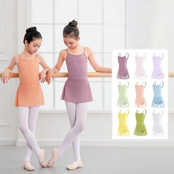 商品名子供バレエ衣装・簡易な包装、ご了承ください。色ホワイト パープル イエロー グリーン ブルー ピンクサイズ100:適用身長85-95cm適用体重9-12kg110:適用身長95-105cm適用体重12-15kg120:適用身長105-115cm適用体重15-20kg130:適用身長115-125cm適用体重20-25kg140:適用身長125-135cm適用体重25-30kg150:適用身長135-145cm適用体重30-35kg160:適用身長145-155cm適用体重35-40kg170:適用身長155-165cm適用体重40-45kg素人採寸若干の誤差がある場合がございます。素材ポリエステルご了承いただきたいこと※サイトに掲載の商品は、撮影の環境とモニター環境により、実際の物と素材感・色味いが多少異なる場合がございます。※モデル使用の撮影道具等商品に含めておりません(小物ある場合、内容を明記致します)。※大量生産による生産過剰と在庫管理の条件により、細かいキズや汚れ付くことがございます。完璧な商品をお求めのお方と細かい部分をお気になさるお方は、ご購入を慎んでください。※取寄品、輸入品、工場大量生産の商品の為、日本製より縫製荒いとほつれ等が生じている場合がございますのであらかじめご了承くださいませ。バレエ レオタード 子供 キッズ バレ 体操 ダンス バレエ チュチュ 人気 01 02 03 04 05 06 07 08 09 100 110 120 130 140 150 160 170