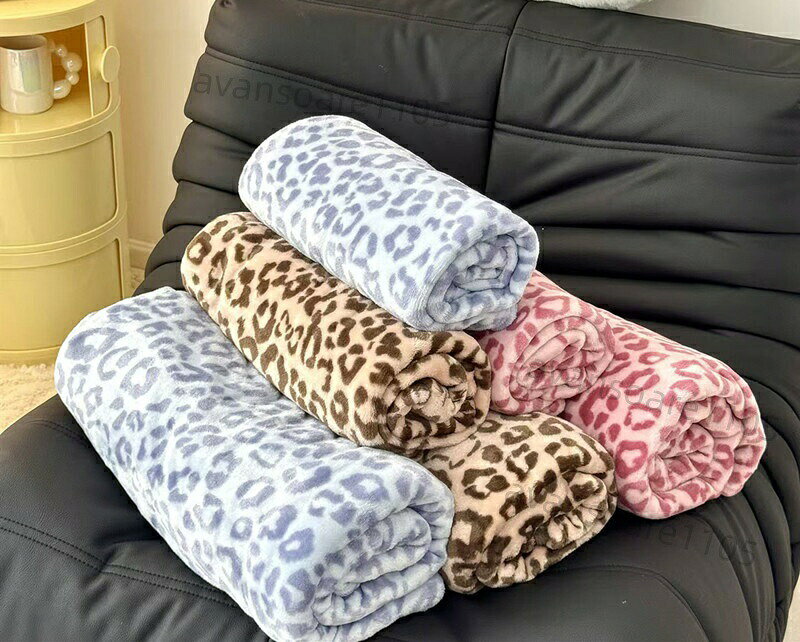 ブランケット ひざ掛け シングル 毛布 ヒョウ柄 多機能 タオルケット 掛け布団 毛布カバー 膝掛け ストール 大判サイズ あったか クッ フランネル秋冬毛布 冷房対策 シンプル [2]
