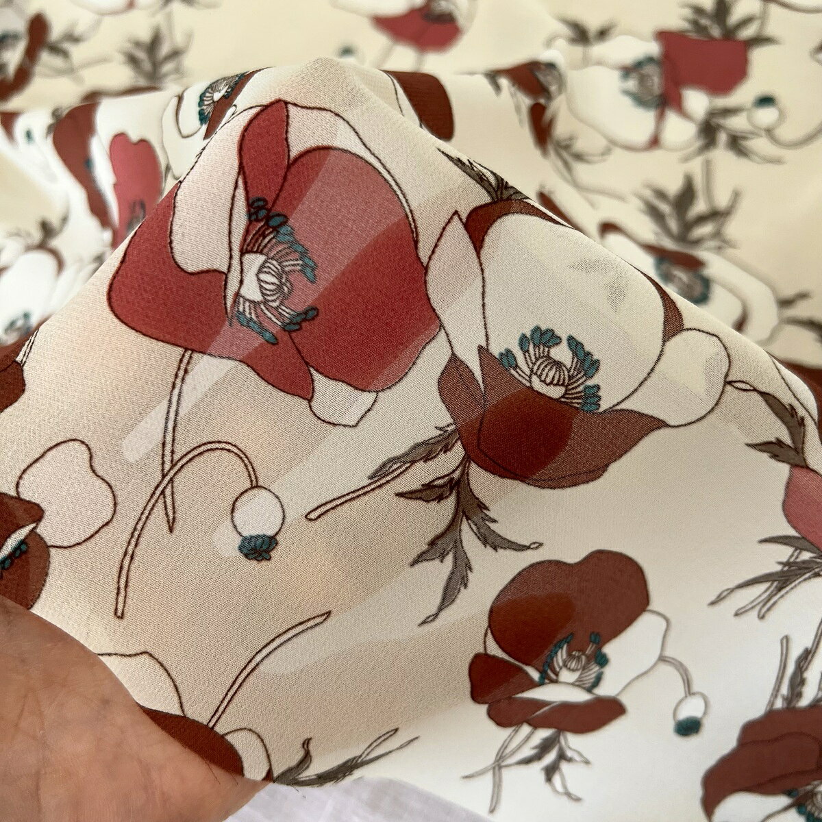 シフォン生地 ポピー 花柄 ベージュ 生地 布 日本製 シフォン 薄手 柔らかい 軽い ...