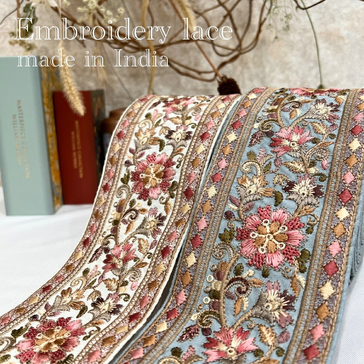 ★期間限定20％OFF! 9月4日20時〜11日1時59分まで★ 【10cm単位】 インド刺繍リボン ショルダーストラップ レース スパンコール 生地 刺繍 チロリアン テープ 花柄 ハンドメイド 素材 雑貨 ファブリック アジアン 幅6.5cmのサムネイル