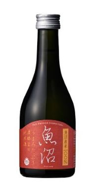 酒米をあえてあまり磨かず、 米本来の旨味を引き出した芳醇で旨味たっぷりな味わいの純米酒。 米どころとして知られる新潟県魚沼産の米のみで仕込んでいます。 風味豊かで深く濃厚な味わい。 冷酒でもお燗でも美味しくお楽しみいただけます。 ほっと一息つける晩酌酒としてもおすすめです。 日本酒度：プラス1（中口） アルコール分：16度以上17度未満 原材料名：米（新潟県産）、米麹（新潟県産米） 原材料米：新潟県産米（100％） 精米歩合；80％ 味わい：濃い 香り：穏やか おすすめの飲み方：冷やして・お燗で 産地：新潟 ※掲載画像と実物はデザインが異なる場合がございます　