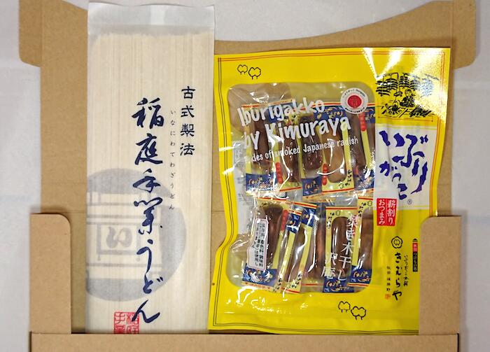 【送料無料】【メール便でお届けします】国産小麦使用 稲庭うどん稲庭手業うどん 160g 2人前雄勝野きむらやいぶりがっこ 薪割りおつまみセット