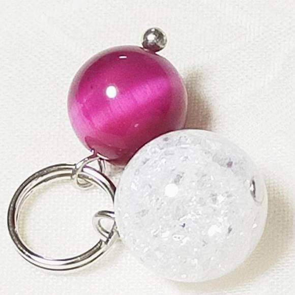 クラック水晶 ピンク染めタイガーアイ虎目石 二重丸カン付 天然石チャーム ペンダントトップ 天然石 パワーストーン ストラップ バッグチャーム キーホルダー スマホアクセサリー マスクピアス マスクチャーム お守りチャーム