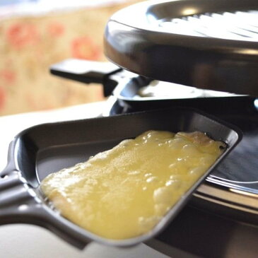 ラクレットチーズ 約760g前後 （6−9人前程度） チーズのみ（ナチュラルチーズ） 切って焼くだけ簡単！ クール便発送 チーズ料理
