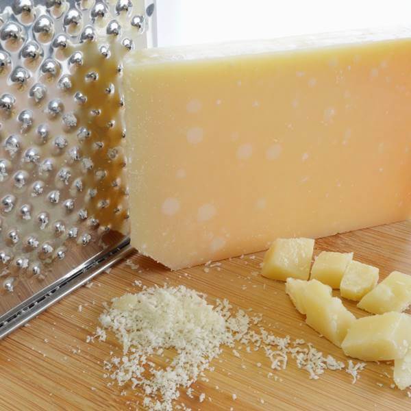 パルミジャーノ レジャーノ チーズ 約720g前後 イタリア産 ナチュラルチーズ クール便発送 Parmigiano Reggiano Cheese チーズ料理 パ..