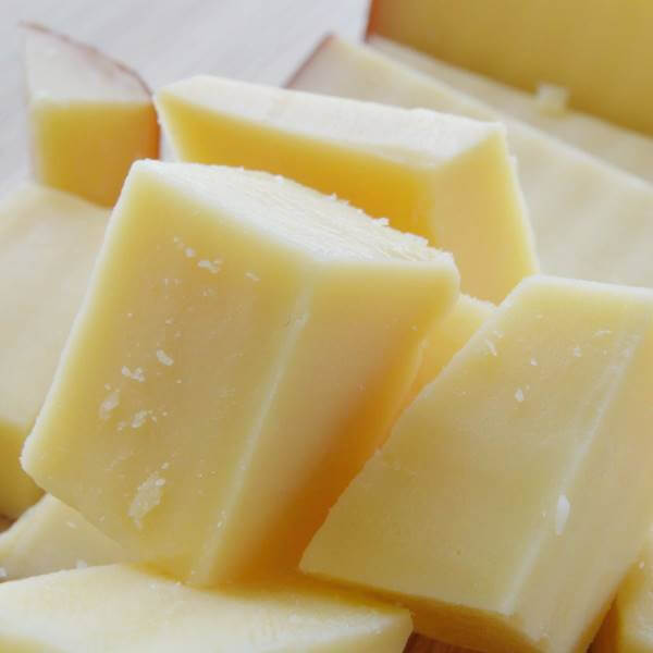スモークチーズ プレーン スライス 約600g前後 オランダ産 ナチュラルチーズ クール便発送 Smoked cheese チーズ料理 おつまみチーズ