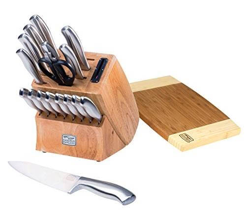 Chicago Cutlery Insignia Steel High-Carbon Stainless Steel Knife Block Set with Cutting Board (19-Piece)　1121065 ピーラー（約8cm） 皮むき器ナイフ（約8.3cm） ボーニングナイフ（約15cm） ユーティリティナイフ（多目的包丁）（約13cm） ブレッドナイフ（パン切りナイフ）（約20cm） 三徳ナイフ （三徳包丁）（約18cm） スライスナイフ（約20cm） シェフナイフ（約20cm） キッチンバサミ ステーキナイフ（約11.5cm）×8本 ウッドブロックスタンド台 まな板 サイズ：約27 x21x 40 cm 重量：約6 Kg ＜関連ワード＞ アメリカンキッチンウエア— プロ料理 プロフェッショナル 高級包丁 調理道具 包丁 肉 魚 野菜 naihu スタイリッシュ カトラリー キッチンアイテム 包丁 デザインナイフ 職人包丁 お洒落なナイフ 三徳包丁 多目的包丁 ブレッドナイフ　パン切り包丁 果物ナイフ シェフナイフ 肉切り包丁 naihu houcyou Cutlery Knife Block ランドスケープナイフ 母の日 父の日 敬老の日 景品 新築お祝い 結婚お祝い 祝い ハロウィンパーティー クリスマスプレゼント ギフト プレゼント ホワイトデー