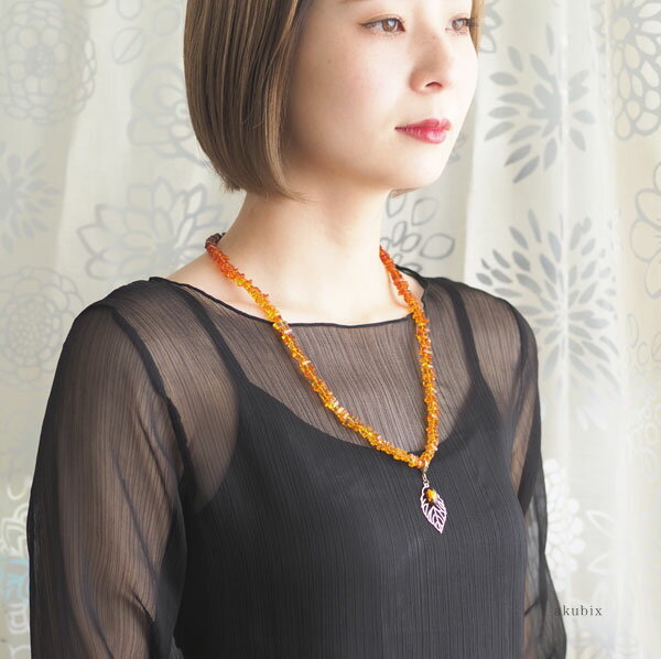 【天然琥珀】グラデーションとカメオのネックレス【送料無料】【ポーチ付】【j537】【5ツ星】【厚ゆうパケット（追跡可能メール便）】パワーストーン　天然石　お守り　こはく　アクセサリー　ギフト　ラッピング　プレゼント　ペンダント　ジュエリー