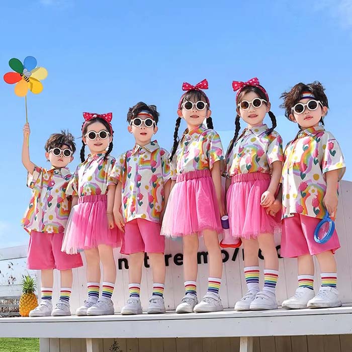 Rakuten - キッズ 子供用 ダンス衣装 花柄 半袖シャツ ショートパンツ/チュールスカート 2点セット 夏用 男の子 女の子 ジュニア ダンス衣装 セットアップ ダンス 服 幼稚園 可愛い 演出服 運動会 応援団 発表会 舞台ステージ衣装 団体演出服 チアダンス 合唱 卒業式 衣装 110cm~180cm