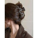 ヘアクリップ バンスクリップ 女性 レディース ヘアアクセ 結婚式 二次会 パーティー 家事 育児 仕事 通勤 お出掛け ショッピング 選べるカラバリ 時短 美...