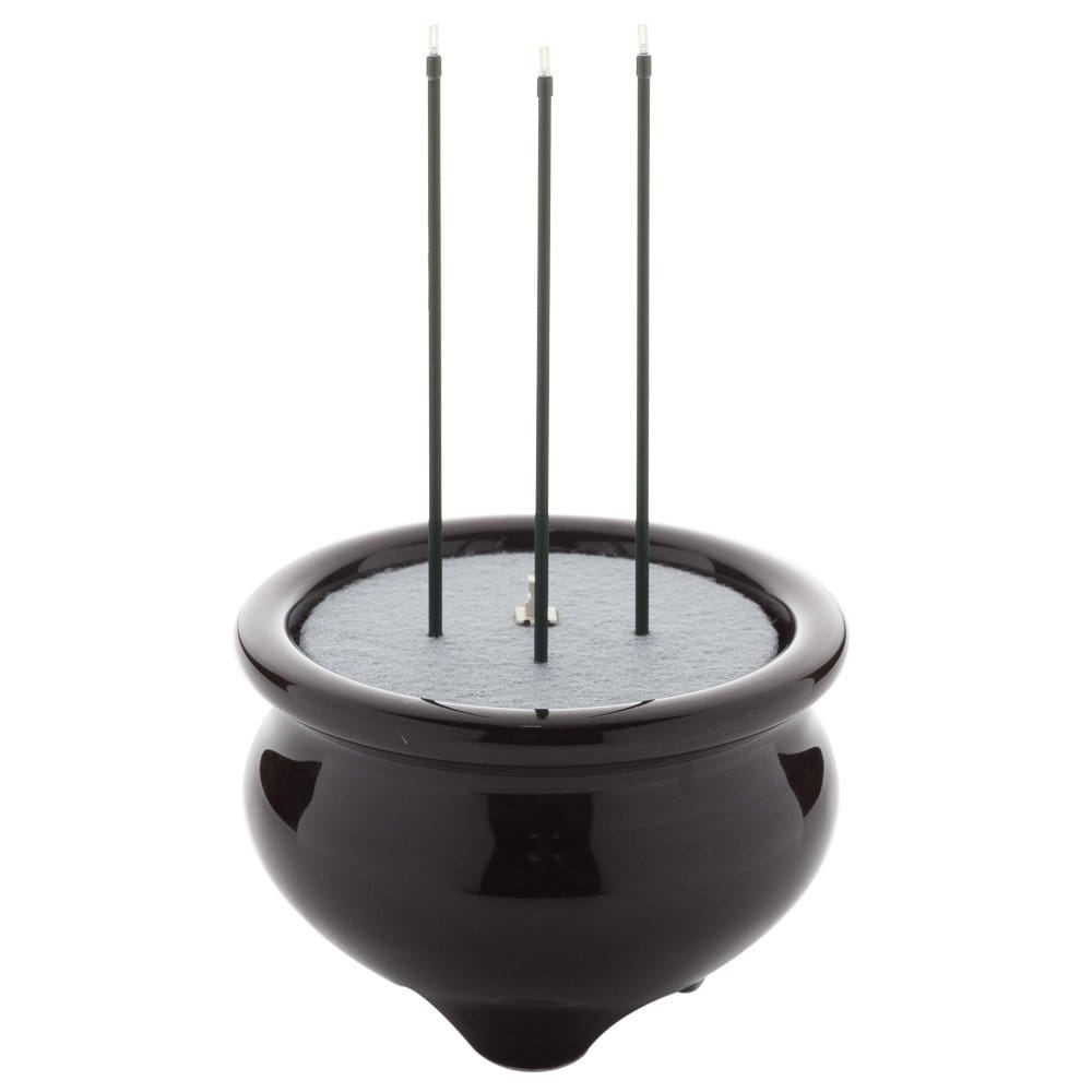 サイズ：香炉(2.5寸)： H57 × W78 × D78mm素材：陶器(香炉)包装：専用パッケージ宗派：どの宗派でもお使いいただけますセット内容：サンやすらぎ本体1個・香炉1個・本体スペーサ1個・線香部3本・目隠しシール2枚・単四乾電池(テスト用)2本 電池寿命：連続約240時間(単四アルカリ電池の場合) 【火を使わず安心・安全！ 煙なしの電子線香 】 お仏壇に欠かせない線香を、もっと 安全・便利 に。 「仏具・サンやすらぎ 電子線香」は、火を使わず、煙やニオイも出ない 電池式LED線香です。 ☑火事の心配なし – お年寄りやお子様がいるご家庭でも安心！ ☑ 煙・ニオイなし – アレルギーや換気の手間が不要！ ☑ 長寿命・省エネ – 交換の手間が少なく、経済的！ 【商品の仕様】 ●サイズ： 香炉(2.5寸)： H57 × W78 × D78mm 香炉(3寸)： H67 × W94 × D94mm ●素材：陶器(香炉) ●包装：専用パッケージ ●宗派：どの宗派でもお使いいただけます セット内容：サンやすらぎ本体1個・香炉1個・本体スペーサ1個・線香部3本・目隠しシール2枚・単四乾電池(テスト用)2本 電池寿命：連続約240時間(単四アルカリ電池の場合)