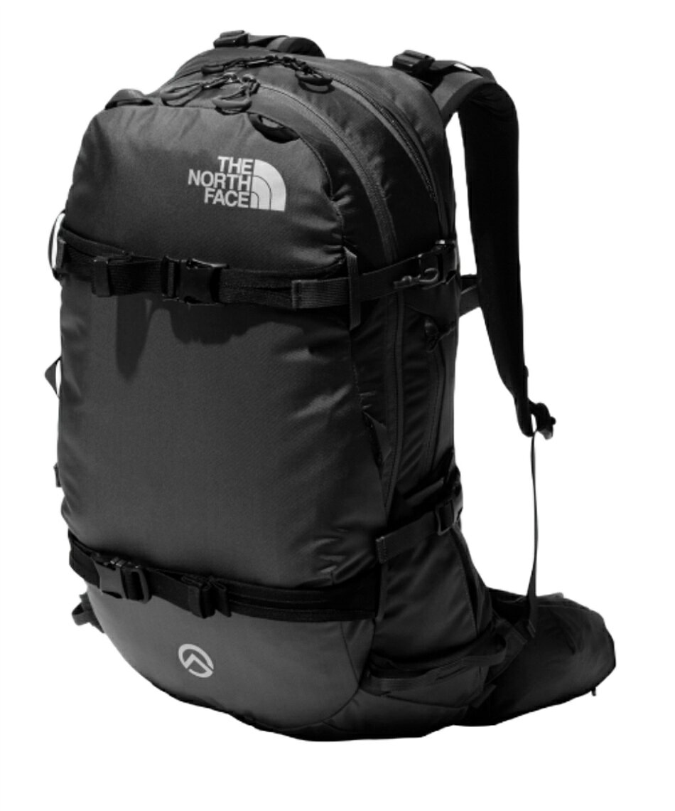 26fw ザ・ノース・フェイス チュガッチ28 NM62353 カラー K　THE NORTH FACE 正規品 Chugach 28は、サイドカントリーからお手軽な近場のバックカントリーエリアまで対応する必要十分な容量で、ライディング時の動きに追従しやすいブレ感が少ないパネルローディングを採用したモデルです。素材には、軽量で耐久性に優れる330デニールストライプドビーナイロンをメインファブリックに使用。さらに高い強度を必要とするフロントパネルとヒップハーネスには、耐摩耗性を誇るコーデュラバリスティックナイロンを採用することで、軽さと強度のバランスを向上させています。フロントパネルには素早いアクセスが可能なアバランチポケットを装備し、万が一のレスキュー活動をサポート。本体内部へは大きく開くバックパネルからのアクセスが可能。その他にも、スノーボードとスキーキャリー、ヘルメットホルダーなどを装備し、グローブ装着時も操作しやすいパーツ類で構成。 Color ブラック ※ブラウザやお使いのモニター環境により、掲載画像と実際の商品の色味が異なる場合があります。