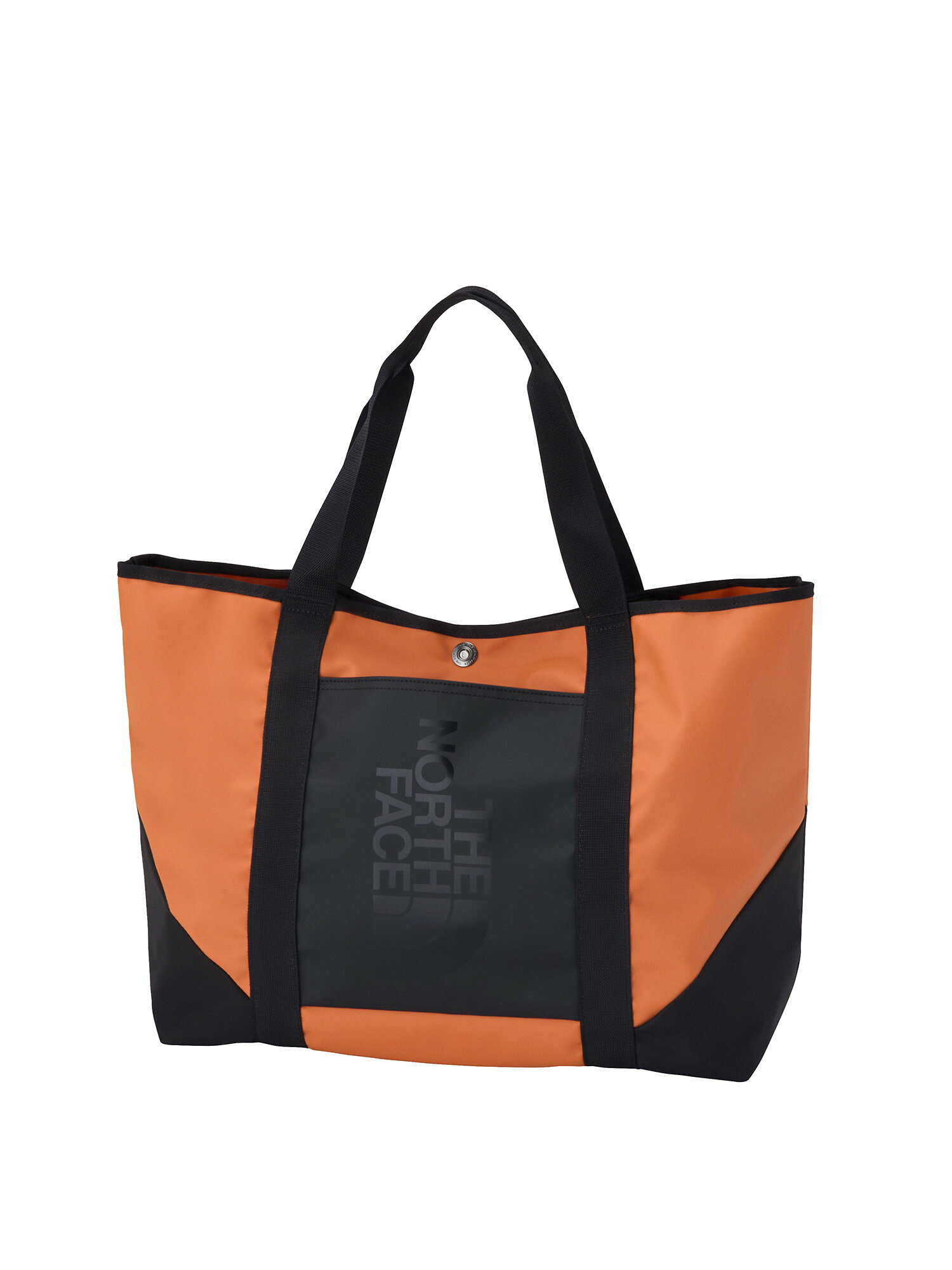 26fw ザ・ノース・フェイス BCスタンダードトートプラス NM82450 カラー YO　THE NORTH FACE 正規品 THE NORTH FACEの代表的なロングセラーモデルとして、高い人気を誇るベースキャンプシリーズのトートバッグ。本体内部には、13インチ対応PCスリーブと小分け収納できる吊り下げ式オーガナイザーポケットを装備。荷物のない状態でも自立する構造で、スムーズに収納できます。型崩れを軽減するため、底面にパネルを設置し、荷物を多く収納しても持ち運びが安定。タウンユースからアウトドアフィールドまで幅広いシーンで活躍するアイテムです。 Fabric　1000DTPEファブリックラミネート（リサイクルポリエステル100％）、300DTPEファブリックラミネート（リサイクルポリエステル100％）、840Dリサイクルナイロン Color　ヤムオレンジ ※ブラウザやお使いのモニター環境により、掲載画像と実際の商品の色味が異なる場合があります。