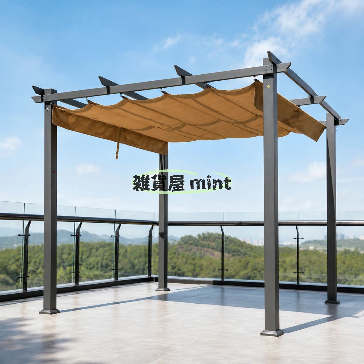 商品説明上質な屋外空間を演出するモダンパーゴラシンプルで洗練されたデザインと高い実用性を兼ね備えた屋外用パーゴラです。ポリカーボネート製の屋根と日よけシェードを組み合わせることで、強い日差しや急な雨からしっかりガード。庭やテラス、バルコニー、カフェスペースなど、さまざまなシーンで快適なアウトドア空間を実現します。全アルミ製フレーム採用フレームには高品質なアルミニウム素材を採用。錆びにくい耐候性に優れるお手入れ簡単長期間使用可能屋外環境でも安心してご使用いただけます。ポリカーボネート屋根付き半透明ポリカーボネート屋根を採用。採光性に優れるUVを軽減雨天時も安心圧迫感の少ない設計明るさを確保しながら快適な空間を演出します。日よけシェード付き開閉可能な日よけシェードを標準装備。強い直射日光を遮り、より快適な休憩スペースを作ります。使用シーンや天候に合わせて調整できます。オプションLEDライト対応一部モデルにはLEDライトを搭載。夜間でも明るく快適な空間を演出し、ガーデンパーティーバーベキューカフェスペースリラックスタイムなどに最適です。様々なシーンで活躍庭テラスベランダバルコニープールサイドカフェレストランホテル別荘サイズ3×3mタイプシェードサイズ：約300×300cm全体サイズ：約278.5×278.5cm設置面積：約269×269cm高さ：約245cm3×3.65mタイプシェードサイズ：約300×365cm全体サイズ：約278.5×340cm設置面積：約269×335cm高さ：約245cm注意事項:1、 手作業で計測しているため、1～3cmの誤差が生じる場合があります，ご理解ください。2、 ディスプレイや照明の違いにより、色が若干異なる場合がありますが、理解していただきありがとうございます。3、この製品の使用中に問題が発生した場合は、時間内にご連絡ください。24時間以内に返信いたします。 4、輸送中に多少の衝撃が加わる可能性がございます。万が一不具合や破損などがございましたら、部品の再送など対応させていただきますので、お気軽にご連絡くださいませ。5、商品が多いため、発送時に説明書をお送りし忘れることがございます。万が一、説明書が届いていない場合や、商品組み立てに関してご不明点がございましたら、お手数ですがご連絡いただけますようお願い申し上げます。電子版の説明書を再送させていただきますので、どうぞご安心ください。お客様にはご理解いただきますようお願い申し上げます。お客様のご支援が、私たちの励みとなっております。6、もし特大サイズ荷物となる場合は、、配達日時の指定はできません。ご了承ください。 1F 玄関でのお渡し となります。また配達の際に、大変恐縮ですが、お客様ご自身で荷下ろしのご手配をお願いいたします。体積デカい商品のため、運送中万が一小さい破損が起こる場合、壊れた部品を再発送することが対応可能です。返品返金受けかねます。沖縄、北海道、離島などの住所について送料は別途です。ご理解よろしくお願い申し上げます。
