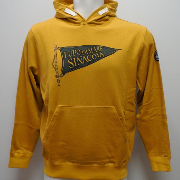 定価　税込価格￥29700 品番　26120010-550 素材　　綿100 カラー　オレンジ系イエロー Lサイズ 肩幅　49 身幅　58　（脇下10センチの所） 袖丈　60 着丈　67　（衿下から） LLサイズ 肩幅　50 身幅　60　（脇下10センチの所） 袖丈　62 着丈　70　（衿下から） 製造国　日本少し薄手の綿100のパーカーで柔らかく着心地抜群です！！ 胸にロゴ入りフラッグプリントが入りシナコバらしいデザインです！