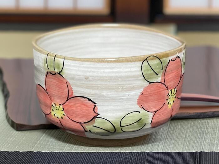 Rakuten - 茶道具 抹茶碗 美濃焼 桜花抹茶碗 日本製 陶器 国産 抹茶椀 茶道具 器 和食器 うつわ お抹茶 抹茶 まっちゃ 茶器 茶道 お茶会 お洒落 かわいい お家カフェ ギフト 抹茶湯呑 抹茶茶碗 贈り物 初心者 稽古 練習用 ※ 信楽焼 波佐見焼 ではありません
