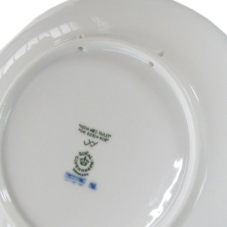 ロイヤルコペンハーゲン イヤープレート 1999年 平成11年 皿立て付き クリスマスプレート The Sleigh Ride 1901099 名入れ可有料 ※名入れ別売り｜ 食器 【スペシャルラッピング660円(別売り)】｜食器