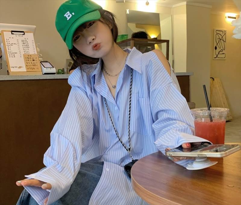 ブラウス シャツトップス 羽織 送料無料 長袖 ストライプ オープンショルダー 襟付き 前開き オーバーサイズ レディース かわいい 大人可愛い きれいめ 上品 こなれ感 シンプル カジュアル 主役級 存在感 個性的 ラフ ルーズ ゆったり 楽ちん ブラウス フリーサイズ OL 学生