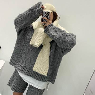 セットアップ セーター ニット パンツ ショート丈 送料無料 タートルネック ケーブル編み レディース かわいい 大人可愛い きれいめ 上品 こなれ感 シンプル カジュアル 主役級 存在感 個性的 デート ゆる モカ アプリコット グレー カーキ ブルー セットアップ S M L XL