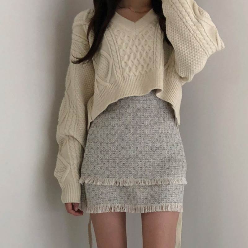 Long-Sleeved Knit - セーター ニット トップス プルオーバー ショート丈 送料無料 リボン 長袖 Vネック ケーブル柄 レディース かわいい 大人可愛い きれいめ 上品 こなれ感 シンプル カジュアル 主役級 存在感 個性的 デート お出かけ コーデ セーター フリーサイズ ホワイト カーキ ブラック