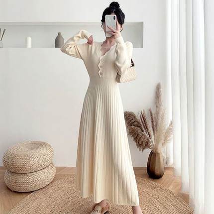 Rakuten - ワンピース スカート ロング丈 ニット プルオーバー 送料無料 ボタン 長袖 フレア レディース かわいい 大人可愛い きれいめ 上品 こなれ感 シンプル カジュアル 主役級 存在感 個性的 フェミニン S M L XL ワンピース ホワイト ブルー ブラウン ブラック ピンク ベージュ