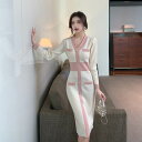 ワンピース ニット ミモレ丈 長袖 Vネック スリム タイト ストレート ライン バックスリット ボタン かわいい 大人可愛い きれいめ シンプル カジュアル 大人 上品 おしゃれ レトロ 大人女子 こなれ感 ラフ ガーリー 秋 冬 ピンク 茶 デート 女子会 イベント 個性的 送料無料(4)