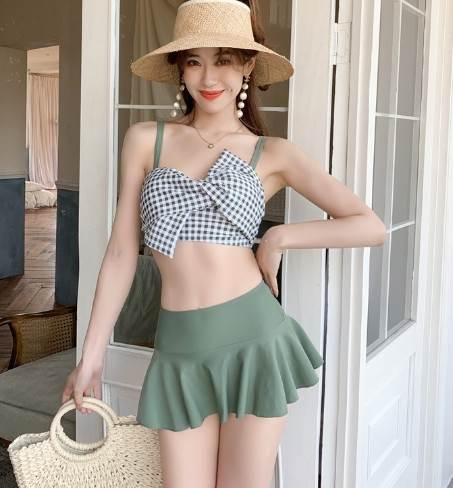ビキニ スカパン セパレート 体系カバー リボン フリル 伸縮性 セット かわいい 大人可愛い きれいめ セクシー シンプル カジュアル ナチュラル 華やか 大人 大人っぽい おしゃれ 主役級 存在感 ビキニ 女っぽ ラブリー レースアップ バックシャン チェック 無地 送料無料