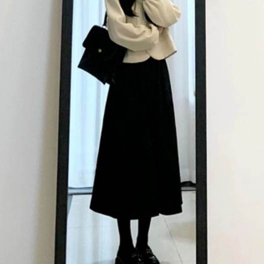 スカート ミモレ丈 フレア Aライン シャーリング ギャザー かわいい 大人可愛い きれいめ シンプル 大人 上品 おしゃれ レトロ 大人女子 こなれ感 ラフ ラブリー キュート ガーリー モード系 エレガント モダン 抜け感 お出かけ スカート S M L XL 2XL 黒 無地 送料無料