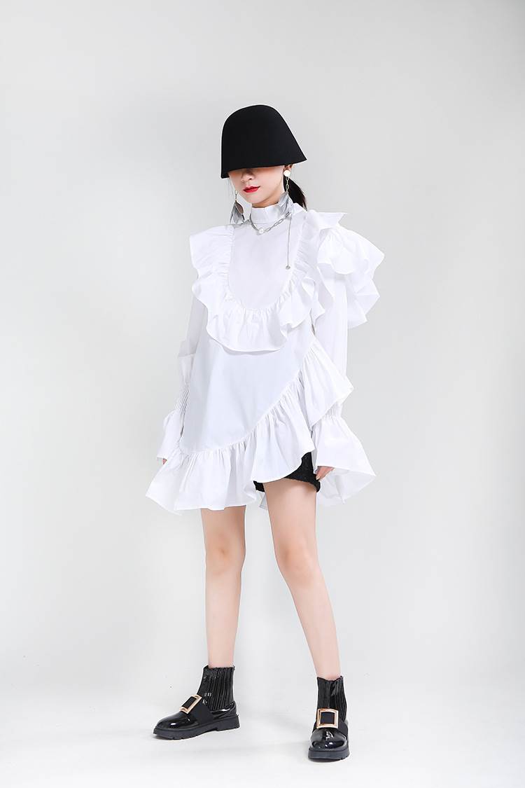 ワンピース トランペットスリーブ ストリート 長袖 スタンドネック ミニ丈 ホルンスリーブ ストレート フリル アシンメトリー クール こなれ感 かわいい 個性的 レトロ きれいめ 大人かわいい デート 重ね着 春 秋 冬 ワンピース キュート ガーリー 無地 白 黒 送料無料