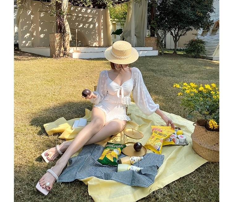 2点セット 水着 ビキニ ビスチェ ノンワイヤー パッド付き 二の腕カバー 長袖 リボン レース フリル 透け感 日焼け防止 かわいい 大人可愛い きれいめ セクシー シンプル カジュアル ナチュラル 華やか ハイウエスト ウエストマーク 無地 細見え 水着 S M L 白 送料無料