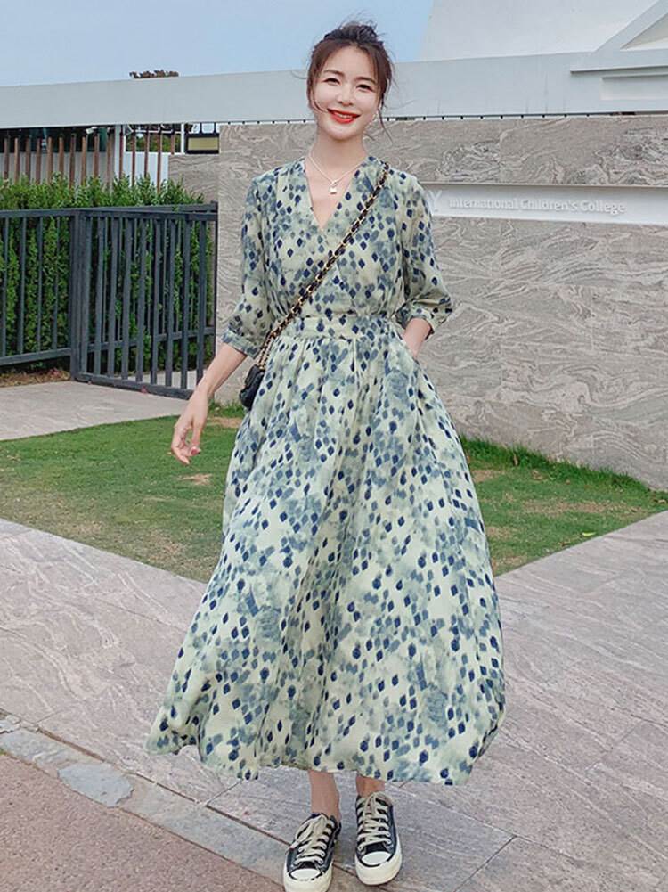 ワンピース スカート シフォンミモレ丈 ロング丈 送料無料 フレア 7分袖 Vネック ウエストマーク レディース かわいい 大人可愛い きれいめ 上品 こなれ感 シンプル カジュアル 主役級 存在感 個性的 透け感 ガーリー デート お出かけ ワンピース グリーン S M L ドット柄