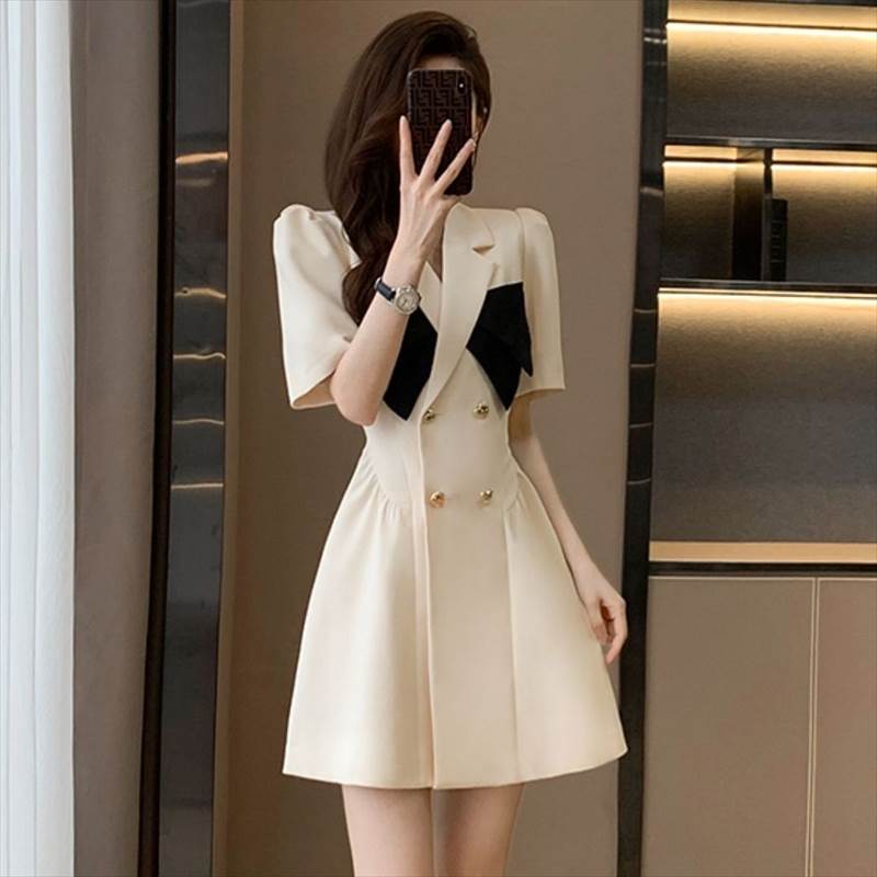 ワンピース スカート ミニ丈 ショート丈 送料無料 半袖 スーツ フレア ウエストマーク レディース かわいい 大人可愛い きれいめ 上品 こなれ感 シンプル カジュアル 主役級 存在感 個性的 モダン フェミニン お出かけ ワンピース オフホワイト ブラック ホワイトS M L XL