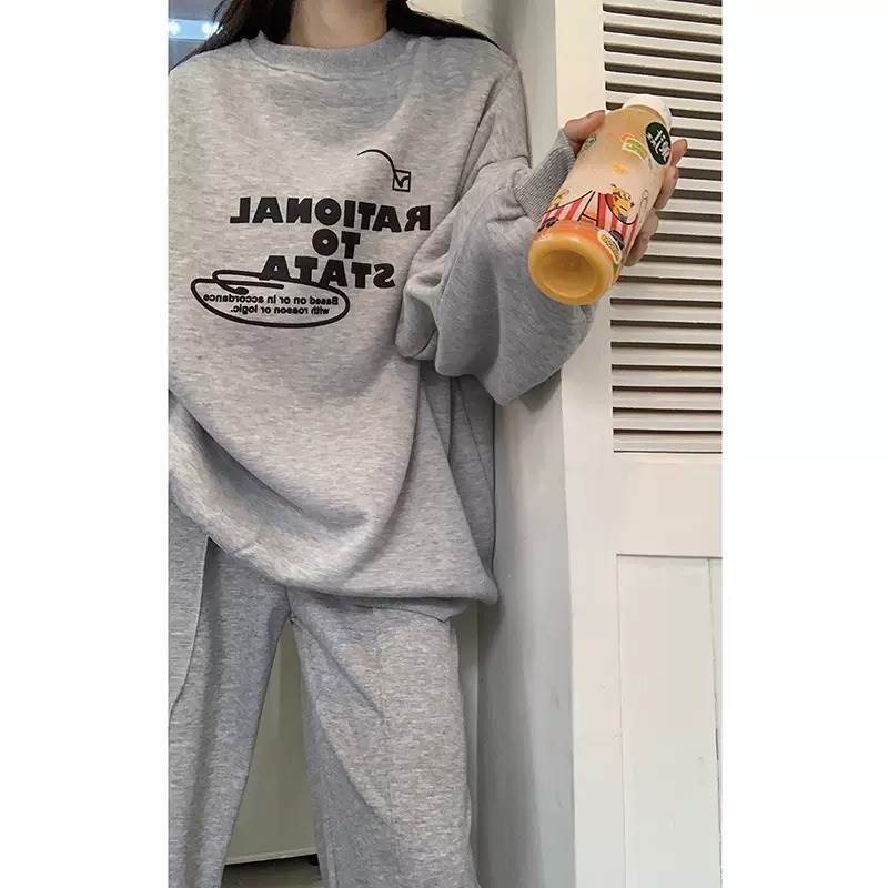 セットアップ ジャージ スェット トップス パンツ 送料無料 ポリエステル 長袖 レディース かわいい 大人可愛い きれいめ 上品 こなれ感 シンプル カジュアル 主役級 存在感 個性的 部屋着 ルームウェア 楽ちん ラフ ルーズ スポーツ お出かけ セットアップ グレー S M L