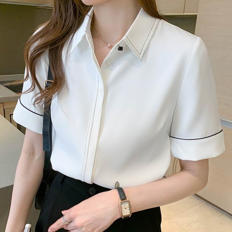 トップス ブラウス シャツ 半袖 レギュラー丈 襟付き ストレート 送料無料 個性的 S M L XL 2XL 白 かわいい 大人可愛い きれいめ シンプル 大人 上品 おしゃれ 大人女子 こなれ感 抜け感 存在感 主役級 レトロ モダン モード系 ブラウス シャツ 無地 春 夏 レディース