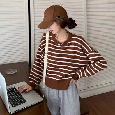 Crew Neck - トップス セーター ニット ショート丈 長袖 ドロップショルダー クルーネック バックシャン ボタン オーバーサイズ 送料無料 個性的 フリーサイズ 白 茶 かわいい 大人可愛い きれいめ シンプル カジュアル 大人 上品 おしゃれ こなれ感 ニット ボーダー 春 秋 冬 レディース