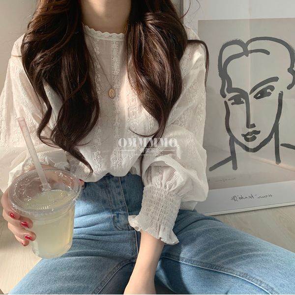 Rakuten - トップス ブラウス レギュラー丈 長袖 ボリューム袖 シャーリング ギャザー レース 伸縮性 送料無料 個性的 S M L かわいい 大人可愛い きれいめ 大人 上品 おしゃれ レトロ 大人女子 こなれ感 ラブリー キュート ガーリー モード系 エレガント ブラウス 無地 春 レディース
