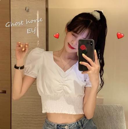 トップス シャツ ブラウス ショート丈 袖あり 半袖 Vネック パフスリーブ プルオーバー S M L かわいい 無地 きれいめ シンプル カジュアル 大人 上品 おしゃれ 大人女子 こなれ感 ガーリー 送料無料 個性的 存在感 主役級 フェニミン トップス エレガント フォーマル 白