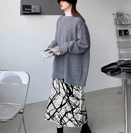 乐天商城 - スカート モダン柄 膝下 セミフレア デザイン ニュアンス モノトーン かわいい 大人可愛い きれいめ シンプル カジュアル 大人 上品 おしゃれ 大人女子 こなれ感 ラブリー キュート ガーリー エレガント モダン 送料無料 個性的 スカート 主役級 存在感 抜け感 ベーシック
