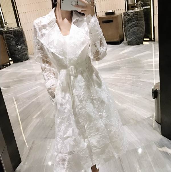 乐天商城 - コート ベルテッド アウター 上着 羽織 ミディアム丈 ワンピース 送料無料 前開き 長袖 ボリュームスリーブ 襟付き フレア 刺繍 レディース かわいい 大人可愛い きれいめ 上品 こなれ感 カジュアル 主役級 存在感 個性的 透け感 ガーリー お出かけ コート ホワイト XS S M L